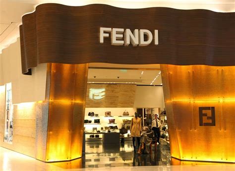 outlet fendi roma via flaminia|fendi roma roma.